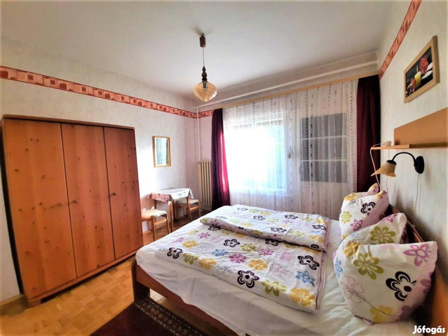 Nora Apartman Балатонлеле Екстериор снимка