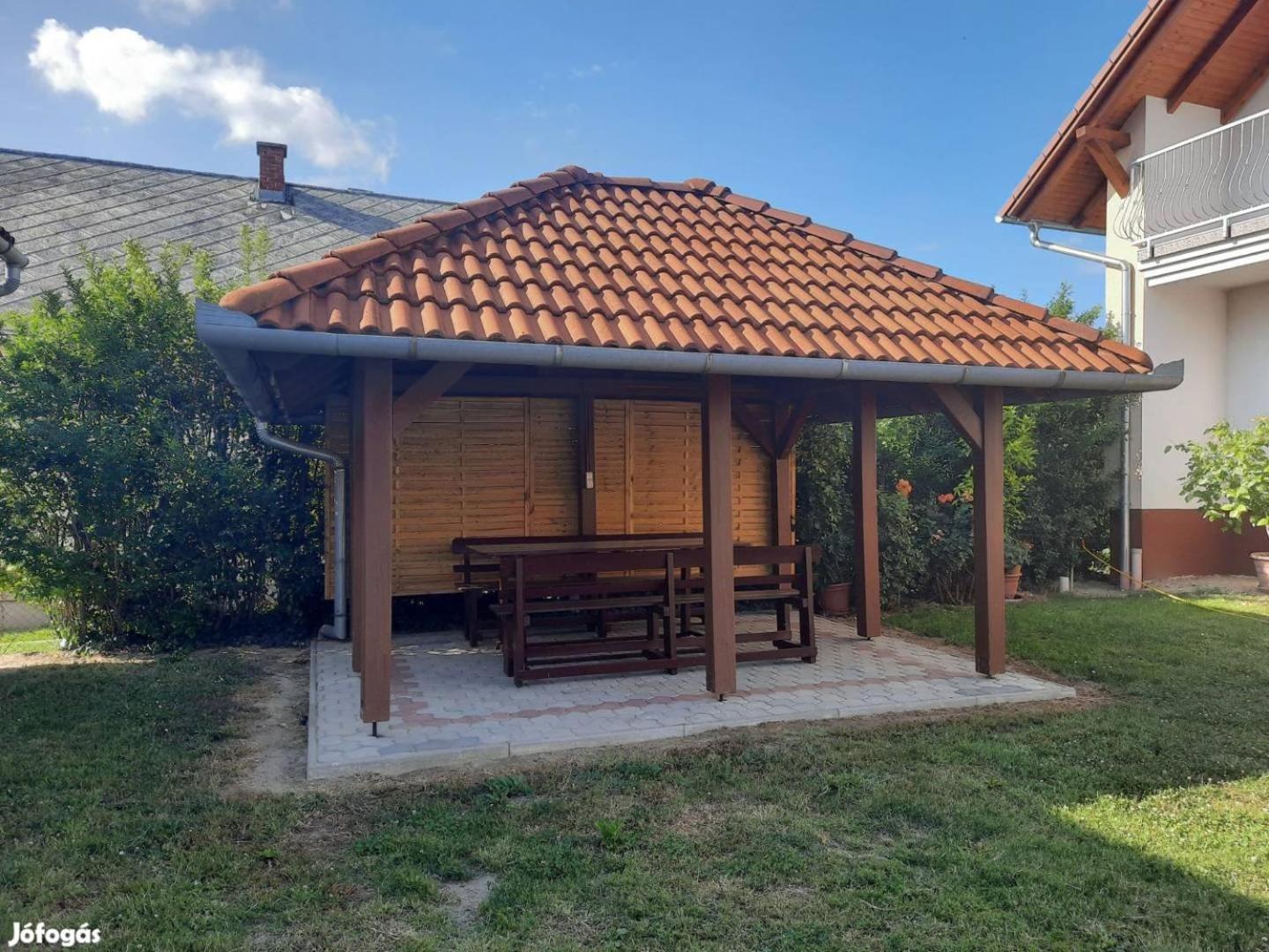 Nora Apartman Балатонлеле Екстериор снимка
